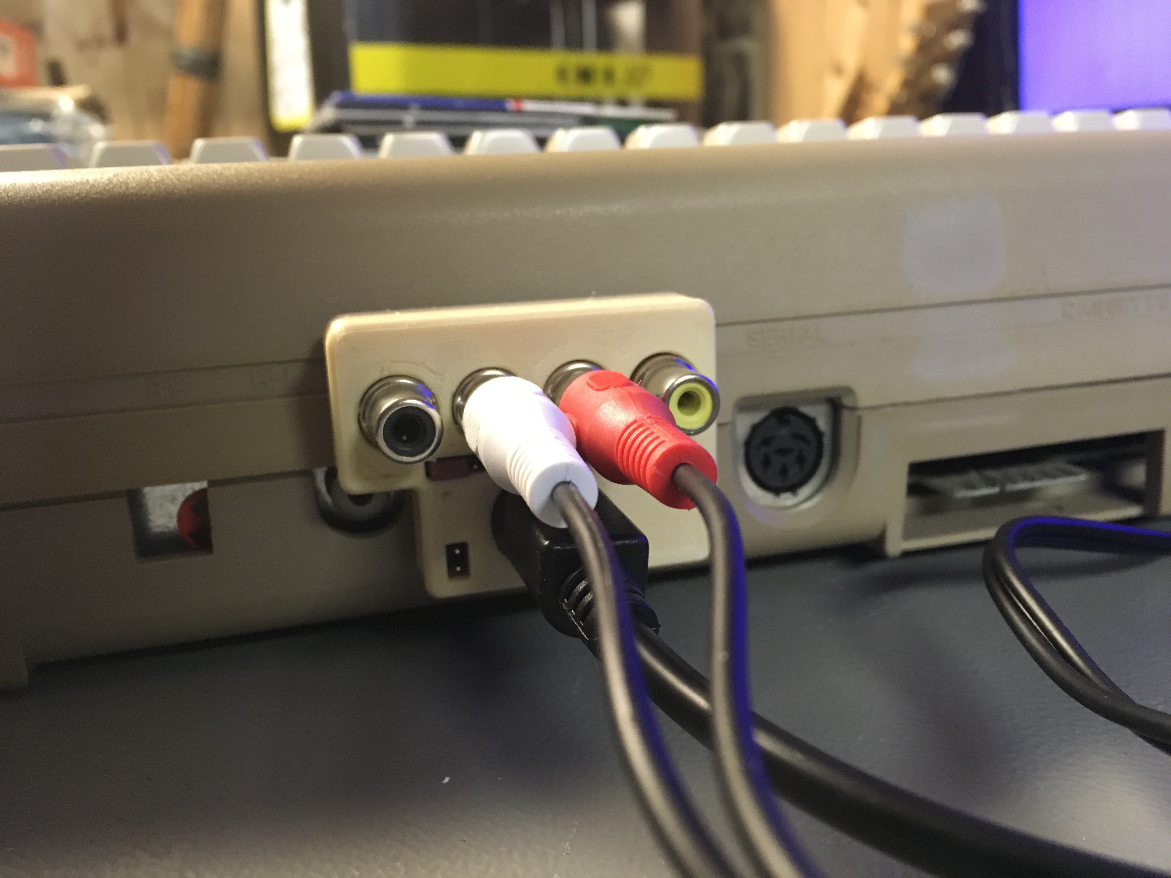 Commodore 64 A/V Adapter - RCA Composite & S-Video Output
